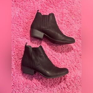Crochet nwot black booties ankle boots goth biker shoes size 8 whimygoth